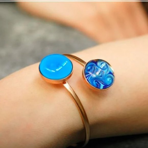 Handmade Blue Glass Bracelet - Picture 1 of 2